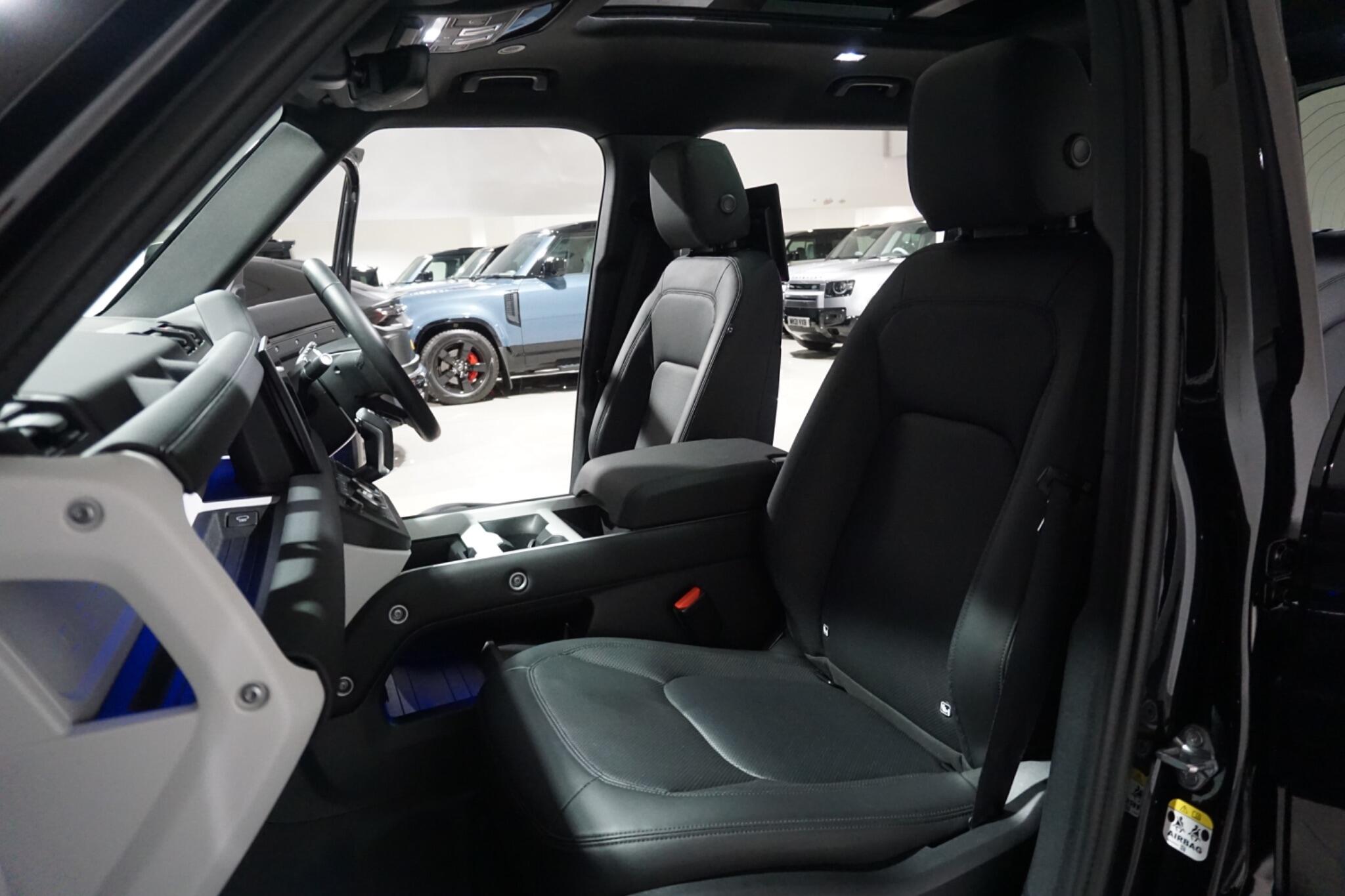 Land Rover Defender 110 3.0 D350 MHEV X-Dynamic SE SUV 5dr Diesel Auto 4WD Euro 6 (s/s) (350 ps)